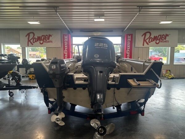Used 2003 Crestliner 2050 Sportfish For Sale In Chisago City, MN 55013 - Image 3